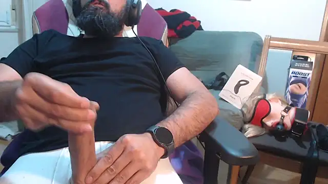 Snapshot of master4subslut chatting on October 2025 12:14:01 AM master4subslut online show from October 2025 12:14:01 AM