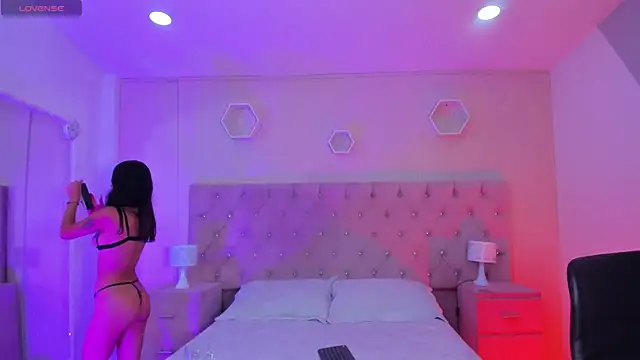 Agathaargent  online show from November 2025 05:07:01 AM