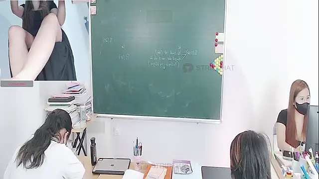 Snapshot of _Math_ chatting on October 2025 03:21:02 AM Math online show from October 2025 03:21:02 AM