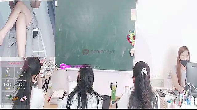 Snapshot of _Math_ chatting on November 2025 03:07:01 AM Math online show from November 2025 03:07:01 AM