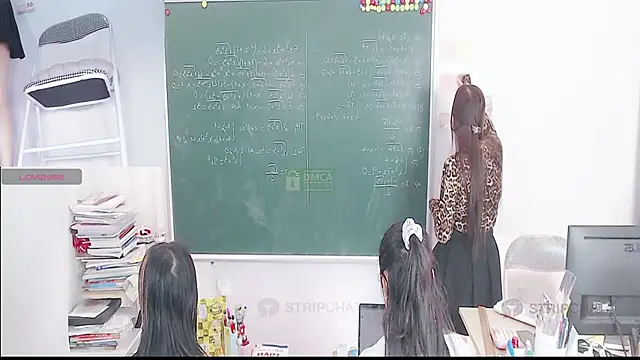 Snapshot of _Math_ chatting on November 2025 03:01:01 AM Math online show from November 2025 03:01:01 AM