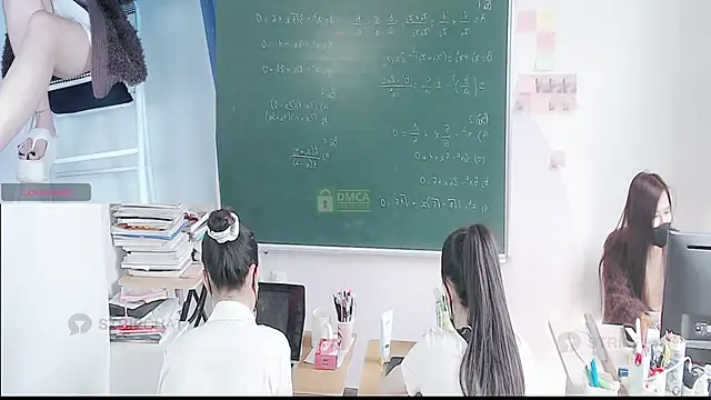 Snapshot of _Math_ chatting on November 2025 01:04:02 AM Math online show from November 2025 01:04:02 AM