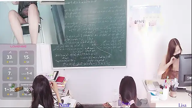 Snapshot of _Math_ chatting on June 2026 03:07:02 PM Math online show from June 2026 03:07:02 PM