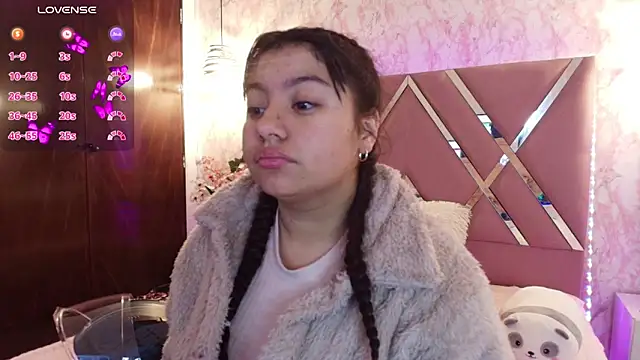 Snapshot of Miaa_Smiith1 chatting on March 2025 12:11:02 PM Miaa Smiith1 online show from March 2025 12:11:02 PM