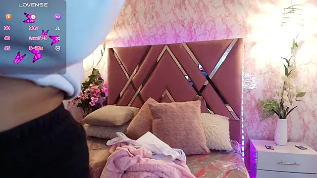 Snapshot of Miaa_Smiith1 chatting on March 2025 12:20:01 PM Miaa Smiith1 online show from March 2025 12:20:01 PM