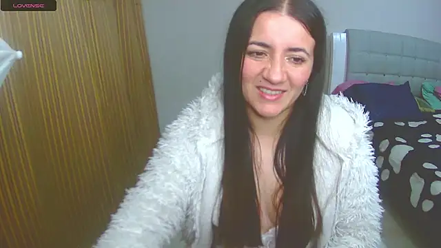 Snapshot of Dayanna_Smitt chatting on February 2025 02:07:01 AM Dayanna Smitt online show from February 2025 02:07:01 AM