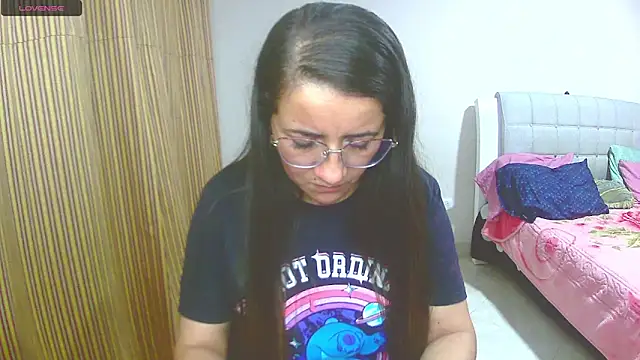 Snapshot of Dayanna_Smitt chatting on March 2025 04:45:01 AM Dayanna Smitt online show from March 2025 04:45:01 AM