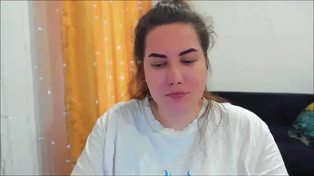 Snapshot of _madalexa_ chatting on April 2026 02:18:01 PM madalexa online show from April 2026 02:18:01 PM