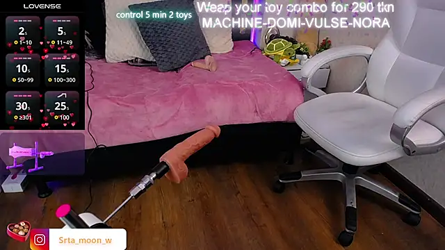 Snapshot of Moon_Water__ chatting on March 2025 02:45:01 PM Moon Water online show from March 2025 02:45:01 PM