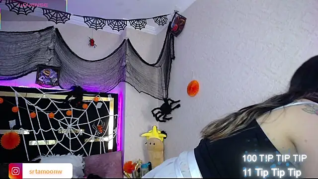 Snapshot of Moon_Water__ chatting on October 2025 11:43:02 AM Moon Water online show from October 2025 11:43:02 AM