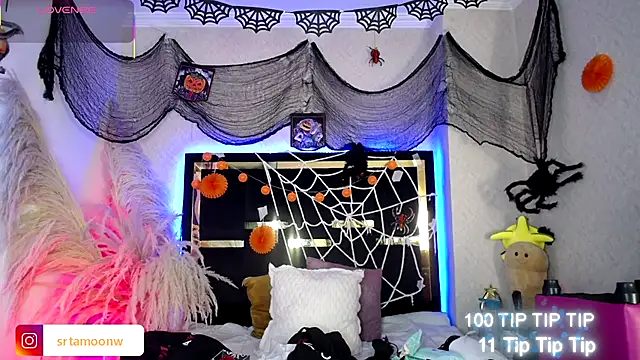 Snapshot of Moon_Water__ chatting on November 2025 10:04:02 AM Moon Water online show from November 2025 10:04:02 AM