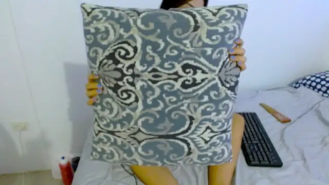 Snapshot of samanta_r_ chatting on February 2025 10:54:01 PM samanta r online show from February 2025 10:54:01 PM