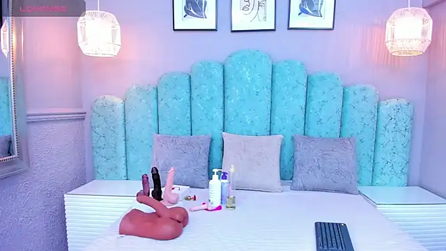 Snapshot of Sara_Vanegas chatting on January 2025 03:25:01 PM Sara Vanegas online show from January 2025 03:25:01 PM