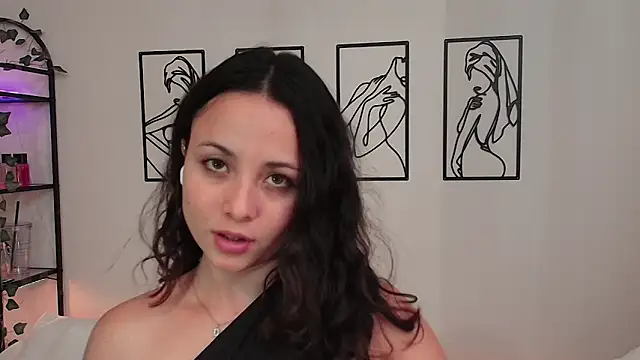 Megan Rodrigo online show from October 2025 07:05:02 PM