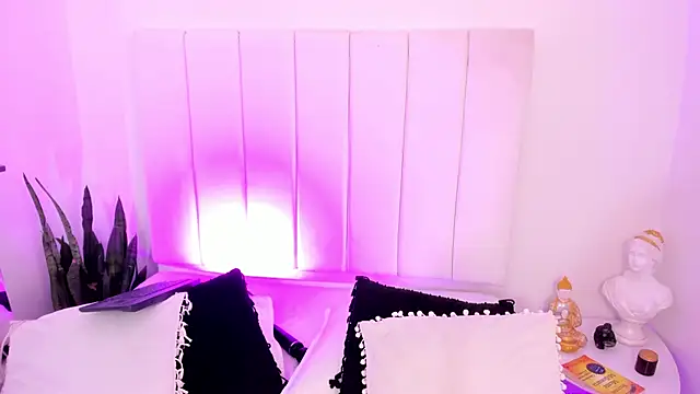 Snapshot of Amber_Martins_ chatting on February 2025 12:06:01 AM Amber Martins  online show from February 2025 12:06:01 AM