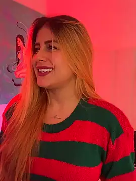 Snapshot of Amber_Martins_ chatting on October 2025 01:28:01 AM Amber Martins  online show from October 2025 01:28:01 AM