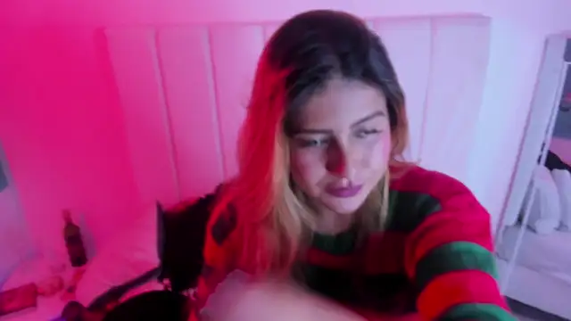 Snapshot of Amber_Martins_ chatting on October 2025 01:34:02 PM Amber Martins  online show from October 2025 01:34:02 PM