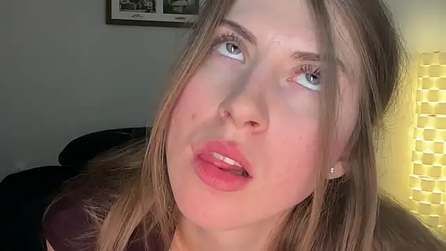 YUMIandbigWOLF online show from February 2025 05:31:01 AM