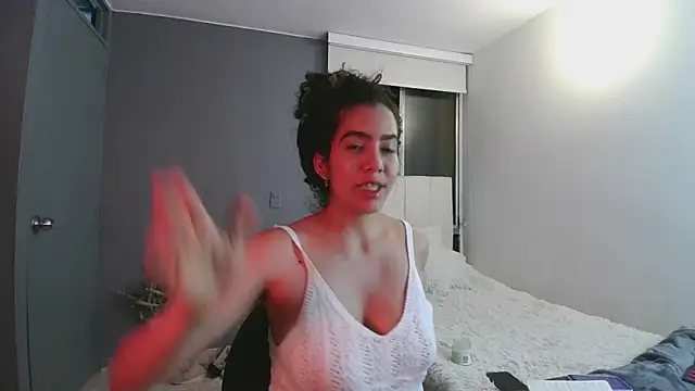 arteverena online show from March 2025 10:02:02 PM