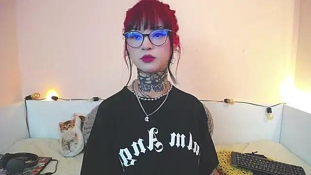 Snapshot of Isabella__dark chatting on December 2024 10:23:01 PM Isabella dark online show from December 2024 10:23:01 PM