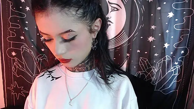 Snapshot of Isabella__dark chatting on January 2025 10:07:02 PM Isabella dark online show from January 2025 10:07:02 PM