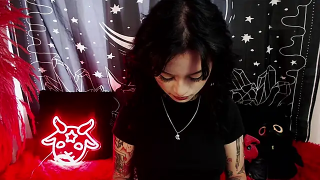 Snapshot of Isabella__dark chatting on March 2025 08:42:02 PM Isabella dark online show from March 2025 08:42:02 PM