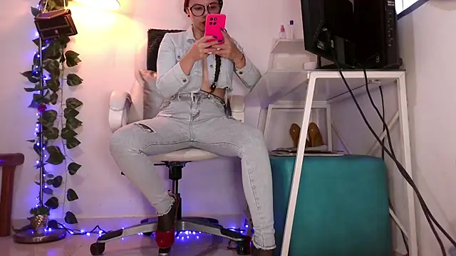 SUZZET 22 online show from March 2026 02:22:02 PM