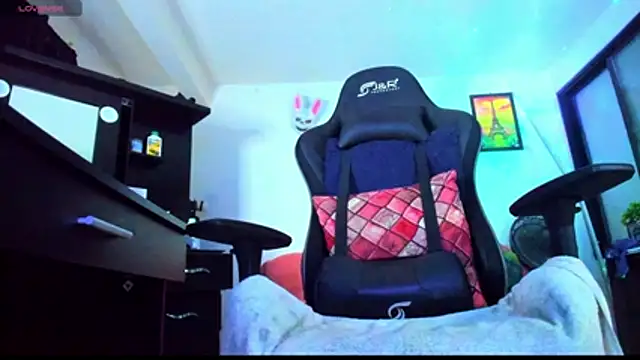 Snapshot of danitattoshot23cmc chatting on December 2025 02:21:01 AM danitattoshot23cmc online show from December 2025 02:21:01 AM