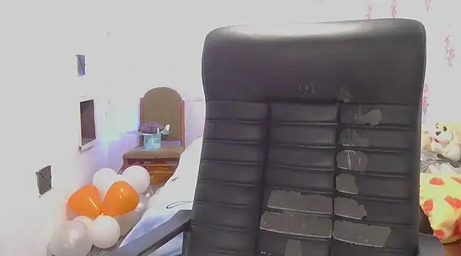 KittyyLaBeauty online show from January 2025 12:17:01 PM