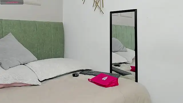 Snapshot of Sussanewolf chatting on October 2025 01:17:01 PM Sussanewolf online show from October 2025 01:17:01 PM