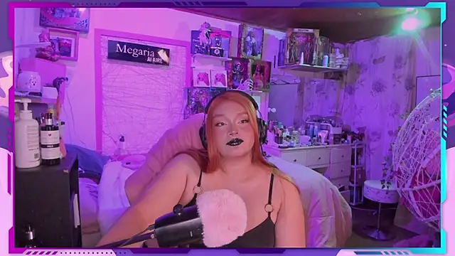 Snapshot of MegariaB chatting on September 2025 03:38:02 AM MegariaB online show from September 2025 03:38:02 AM