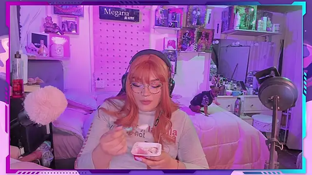 Snapshot of MegariaB chatting on October 2025 04:02:01 AM MegariaB online show from October 2025 04:02:01 AM