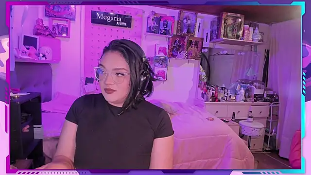 Snapshot of MegariaB chatting on November 2025 04:35:01 AM MegariaB online show from November 2025 04:35:01 AM