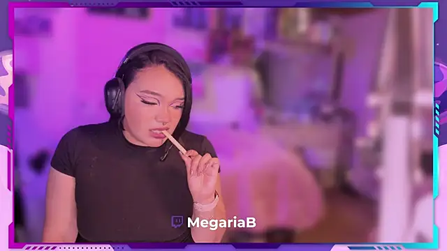 Snapshot of MegariaB chatting on November 2025 04:55:02 AM MegariaB online show from November 2025 04:55:02 AM