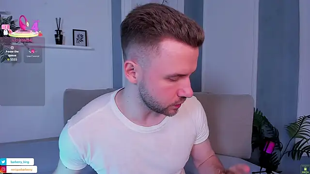 Snapshot of EnriqueBarberry chatting on April 2026 07:45:01 AM EnriqueBarberry online show from April 2026 07:45:01 AM