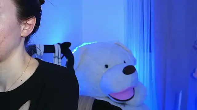 Snapshot of ivyleague_ chatting on March 2026 06:02:01 PM ivyleague online show from March 2026 06:02:01 PM