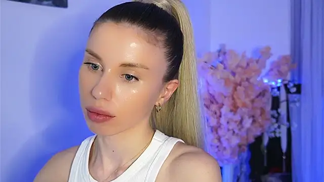 Snapshot of ivyleague_ chatting on March 2026 06:18:02 PM ivyleague online show from March 2026 06:18:02 PM