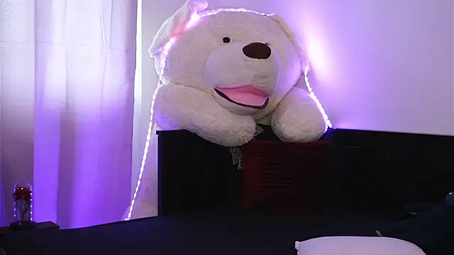 Snapshot of ivyleague_ chatting on April 2026 03:39:01 PM ivyleague online show from April 2026 03:39:01 PM