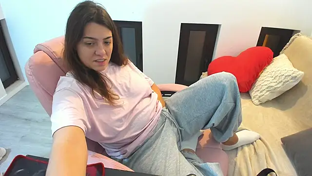 Snapshot of Dyana_Kaylinn chatting on January 2026 04:48:02 AM Dyana Kaylinn online show from January 2026 04:48:02 AM