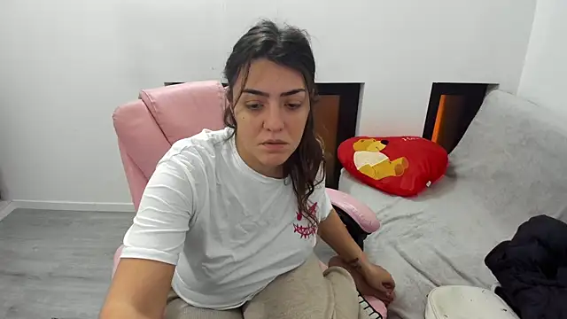 Snapshot of Dyana_Kaylinn chatting on January 2026 05:00:02 AM Dyana Kaylinn online show from January 2026 05:00:02 AM