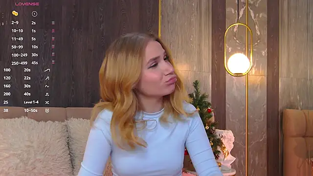 Snapshot of EllenaGreen chatting on December 2024 05:52:02 PM EllenaGreen online show from December 2024 05:52:02 PM