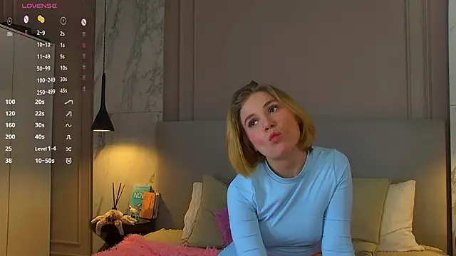 Snapshot of EllenaGreen chatting on February 2025 08:53:02 PM EllenaGreen online show from February 2025 08:53:02 PM