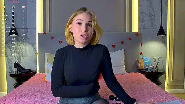 Snapshot of EllenaGreen chatting on March 2025 06:07:01 PM EllenaGreen online show from March 2025 06:07:01 PM