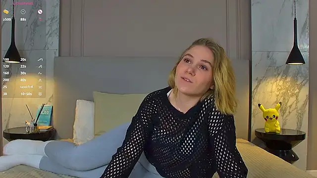 Snapshot of EllenaGreen chatting on March 2025 06:07:02 PM EllenaGreen online show from March 2025 06:07:02 PM