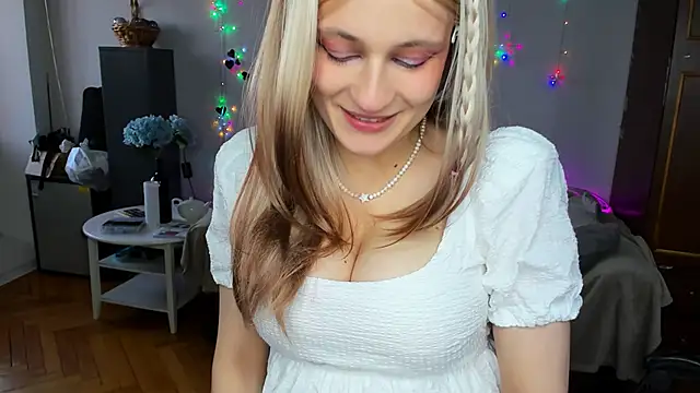 Snapshot of Evelyn_Harper@xh chatting on April 2026 04:12:02 PM Evelyn Harperxh online show from April 2026 04:12:02 PM