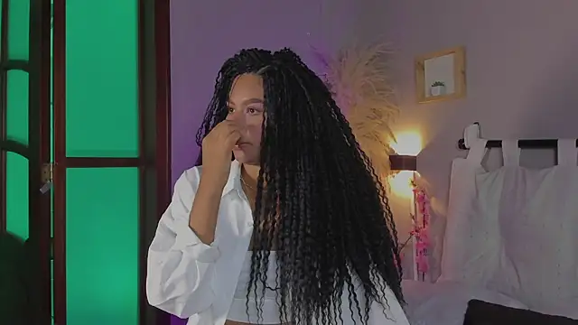 nayah   online show from January 2025 08:10:02 PM