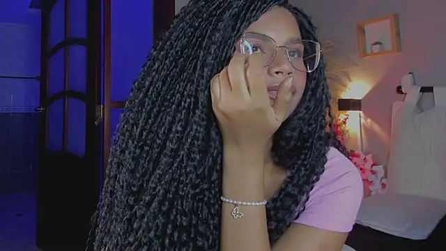 nayah   online show from January 2025 11:03:01 PM