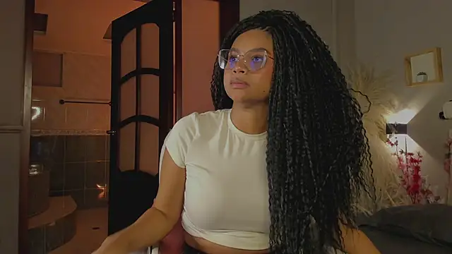 nayah   online show from February 2025 09:04:01 PM