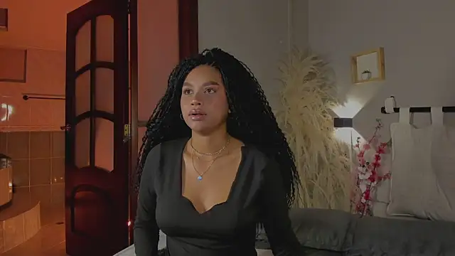 nayah   online show from February 2025 07:50:02 PM