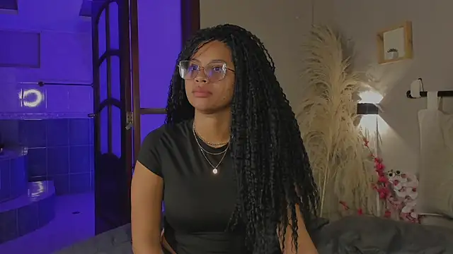 nayah   online show from February 2025 08:14:02 PM